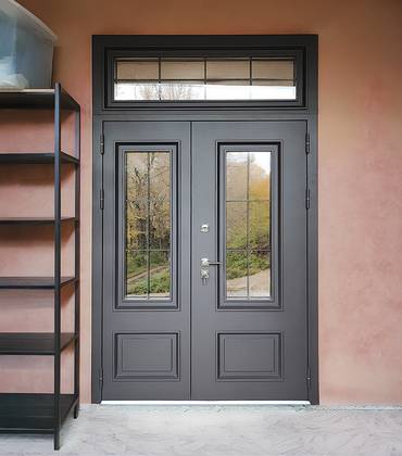 Дверь с остеклением и фрамугой
